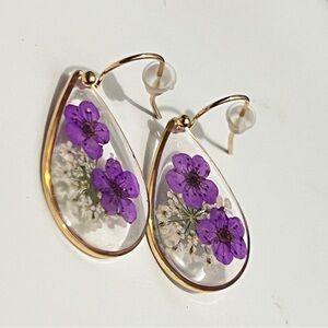 Gold Trim Purple Pressed‎ Floral Acrylic Teardrop Earrings Romantic Feminine